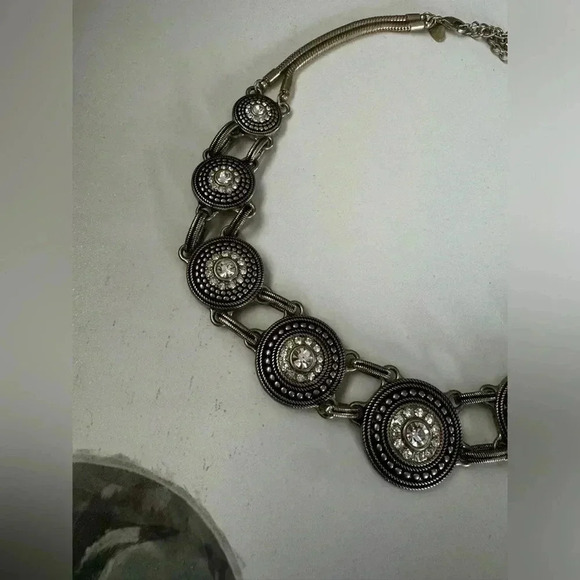 Lia Sophia TUDOR Statement Necklace - Picture 3 of 8